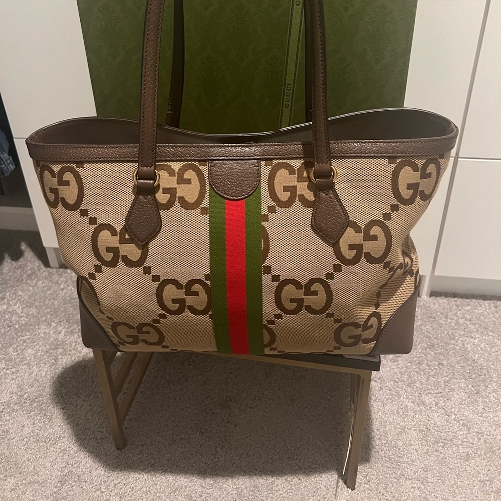 Gucci Tote Medium Size Flawless!
